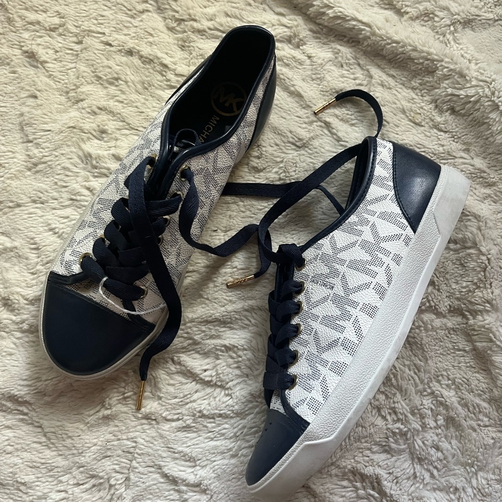 MICHAEL KORS Navy & White City Sneaker 7.5